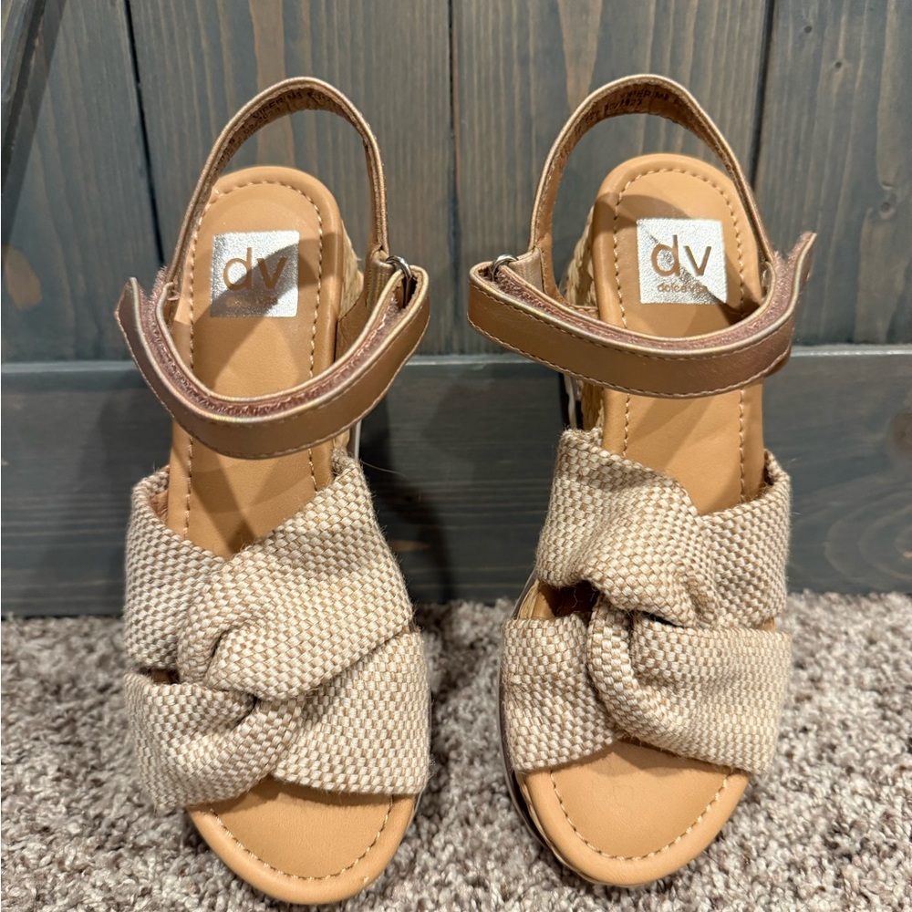 DV by Dolce Vita Women's Beige Knotted Sandals